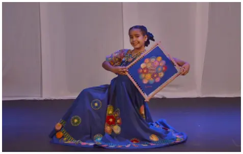 Bailarina de Danza paraguaya