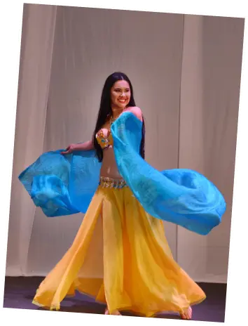 Bailarina de Danza paraguaya con un cántaro